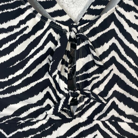 California Waves Juniors' Plus Size Printed Knot-Front 1 Piece Swimsuit, 2X - Picture 2 of 12